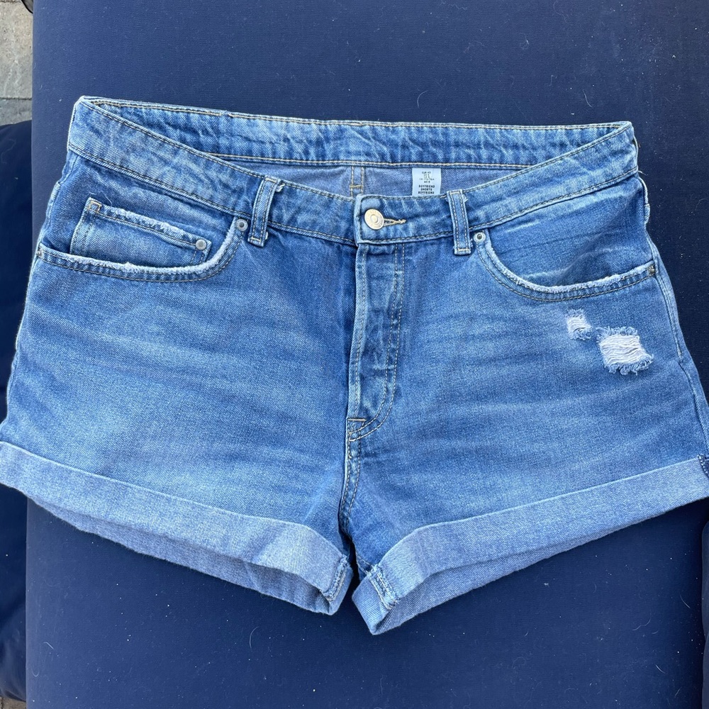 H&M denim rolled cuff shorts